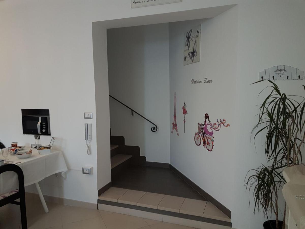 B&B La Perla Bianca 사사리 외부 사진